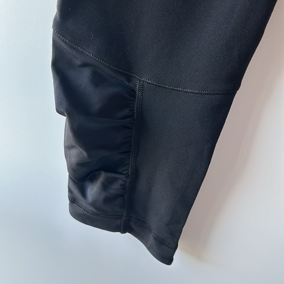 NEW WITH TAGS - Lululemon Venus Crop - Size 8 - Picture 3 of 10